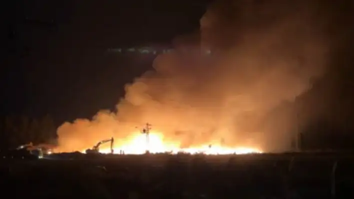 Geri dönüşüm fabrikasındaki yangın 14 saattir devam ediyor