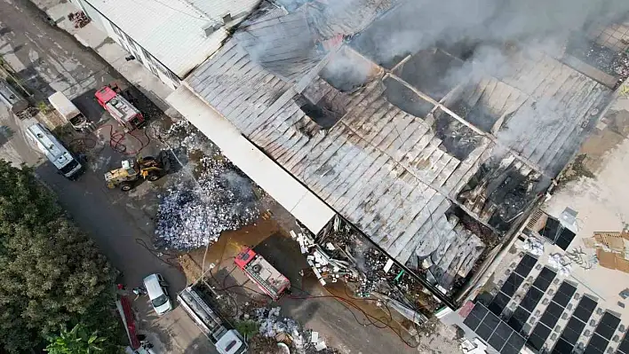 Adana'da onlarca iş yeri küle döndü!