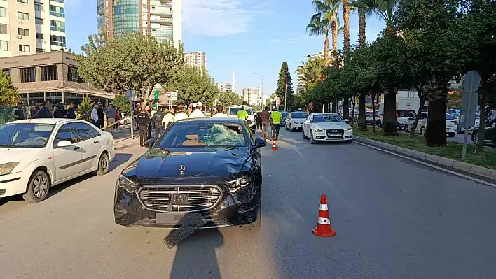 Adana'da bisikletli çocuğa çarptı - Otomobili bırakıp kaçtı!