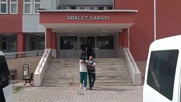 Adana'da uyuşturucu ile yakalandılar tutuklandılar!