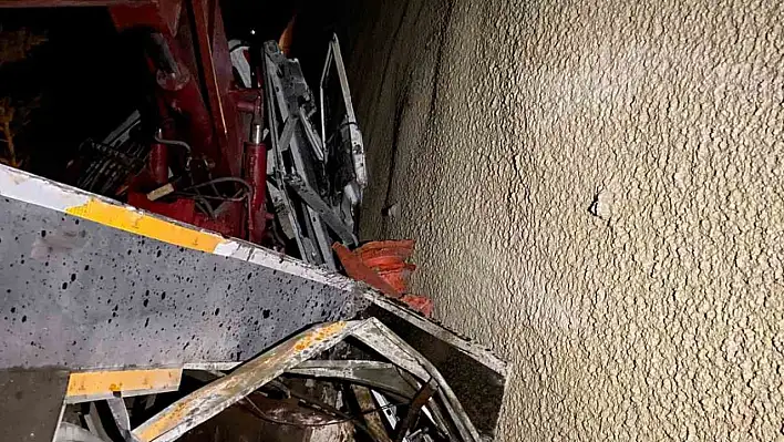 Vinç şarampole yuvarlandı: 2 yaralı