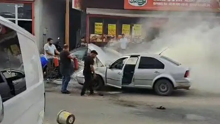 Adana'da hareket halinde otomobilde yangın çıktı!