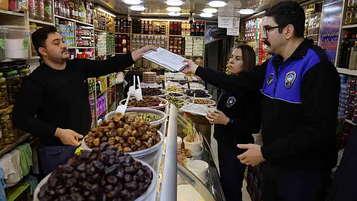 Adana'da zabıtada ekipleri sokaklarda...