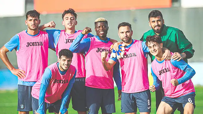 Adana Demirspor'un yıldızları Maestro ve İzzet Kayserispor'un radarında!