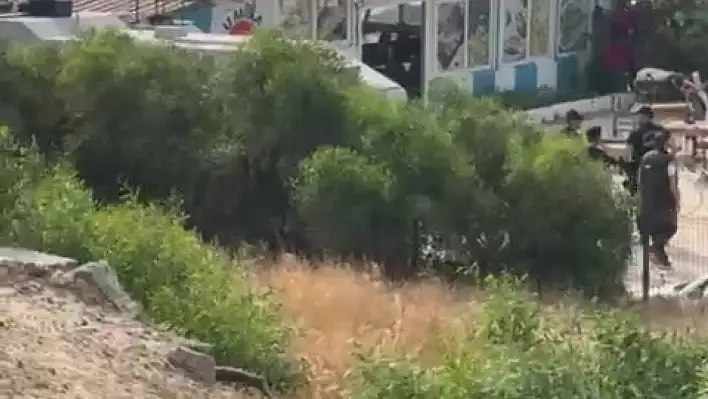 Adana'da baraka restoranlar yıkılıyor