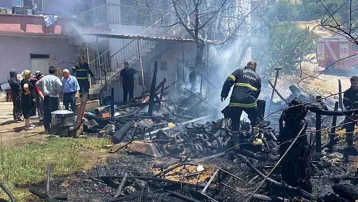 Kahramanmaraş'ta ahırda yangın çıktı 30 hayvan telef oldu