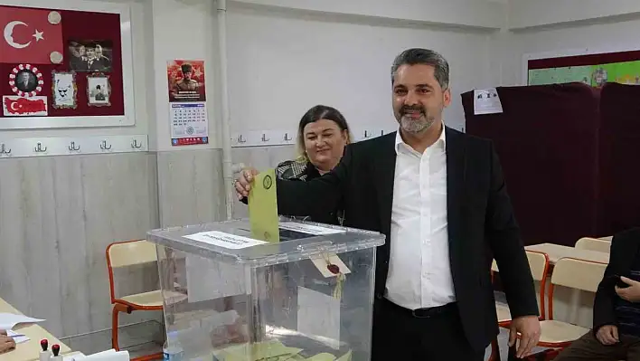 AK Parti İl Başkanı Fatih Üzüm oyunu kullandı ve ilk açıklama geldi