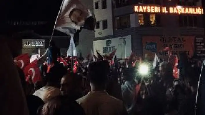 AK Parti Kayseri'de 5 ilçeye yeni başkanlar atandı!