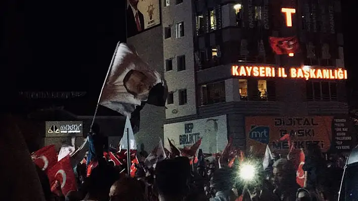 AK Parti Kayseri'de dikkat çeken değişiklikler! Bir bir görevden alınıyorlar!