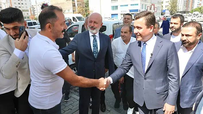 AK Parti Milletvekili Osman Gökçek Kayserili belediyeyi övdü