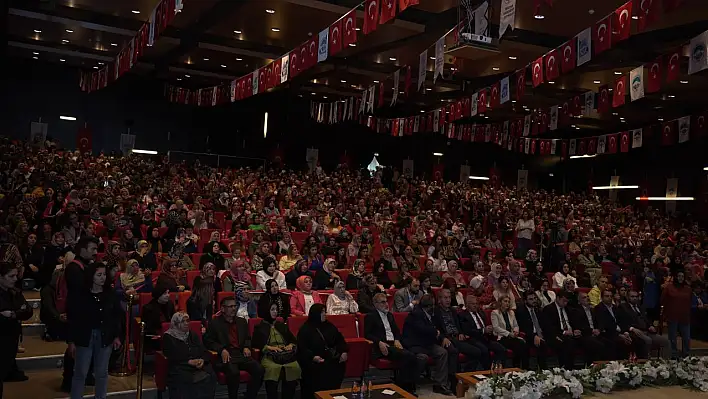 Akar'dan Anneler Günü mesajı