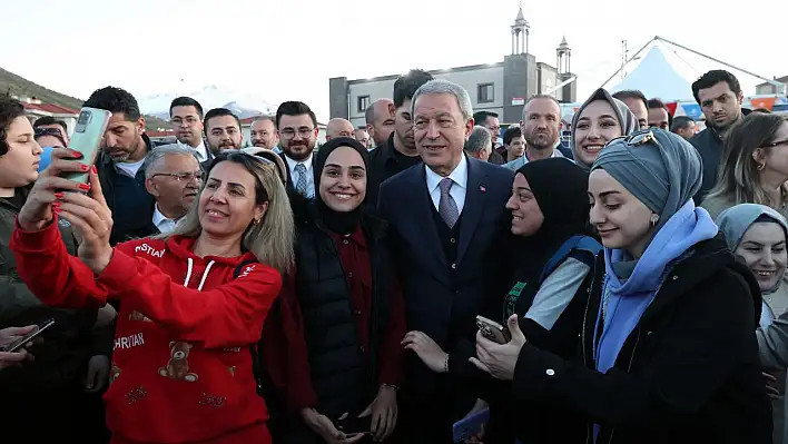 Akar, Kayseri'de Başarılı Sporculara Ödül Töreni'nde