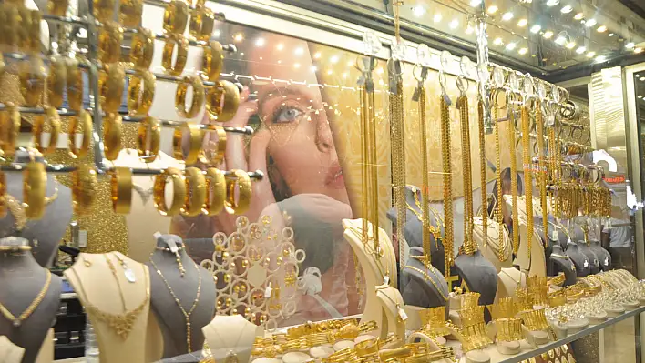 Altın fiyatları bugün ne kadar oldu? (17 Ekim)