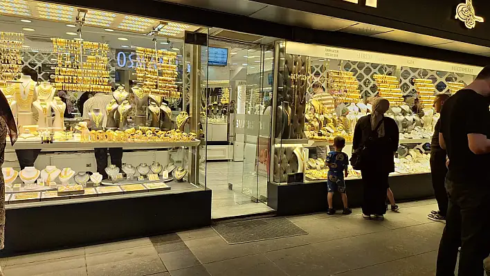 Altın yükselişle başladı gümüşte beklenen atağı yaşadı