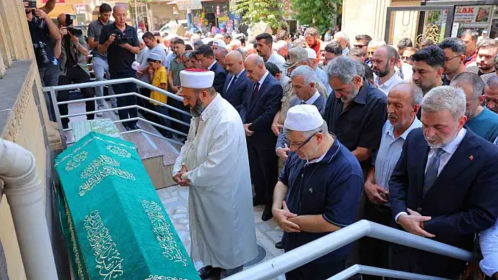 Ankara'daki yangında ölen anne ve 3,5 aylık oğlu toprağa verildi!