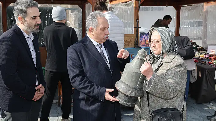 Antika pazarında duygusal an: Yarım asırlık güğüm...