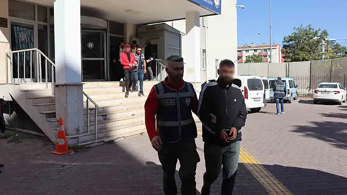 Kayseri'de aranan şahıslara eş zamanlı operasyon düzenlendi