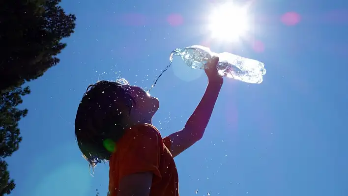 Aşırı sıcak hava kalp hastalarını etkiliyor!
