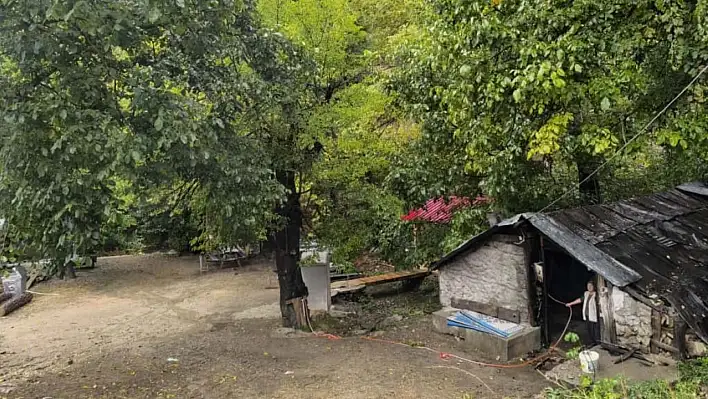 Asırlık değirmende yangın çıktı: İmamın müdahalesiyle söndürüldü!