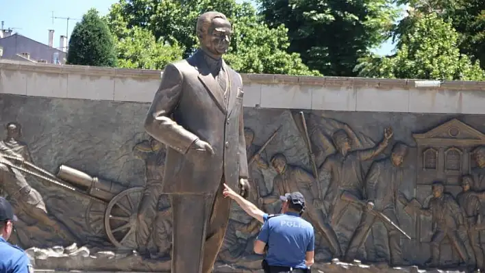 Kayseri'de Atatürk Anıtı'na Saldıranlarınların Cezası Belli Oldu!