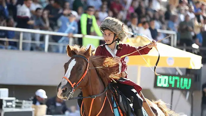 Atlı Okçuluk final müsabakaları nefes kesti