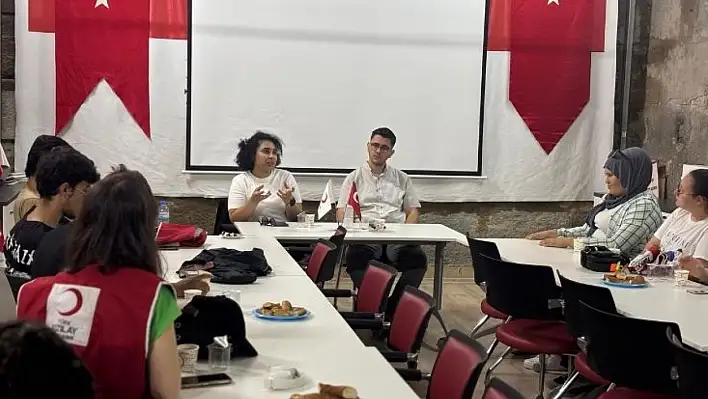 Avukatlar ve mühendisler gençlerle buluştu: Kayseri'de ilham veren oturumlar