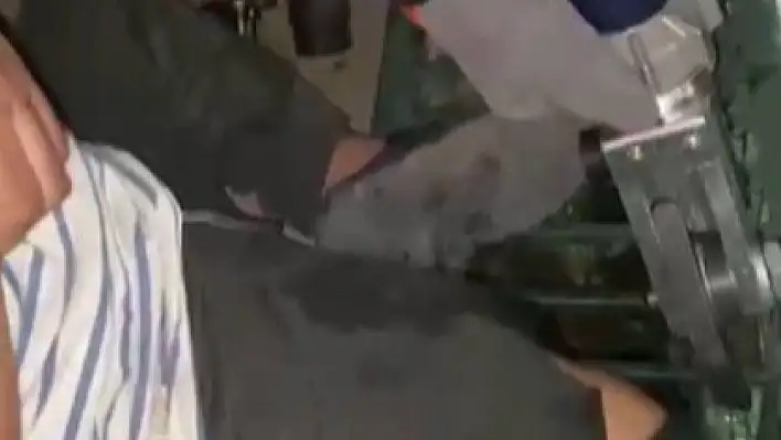 Kahramanmaraş'ta mazgala sıkışan çocuğu itfaiye kurtardı