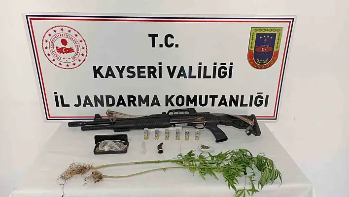 Uyuşturucu taciri jandarmadan kaçamadı