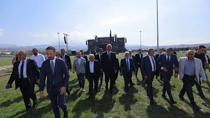 Bakan Ersoy, Kayseri'de Mutfak Sanatları Merkezi'ni gezdi