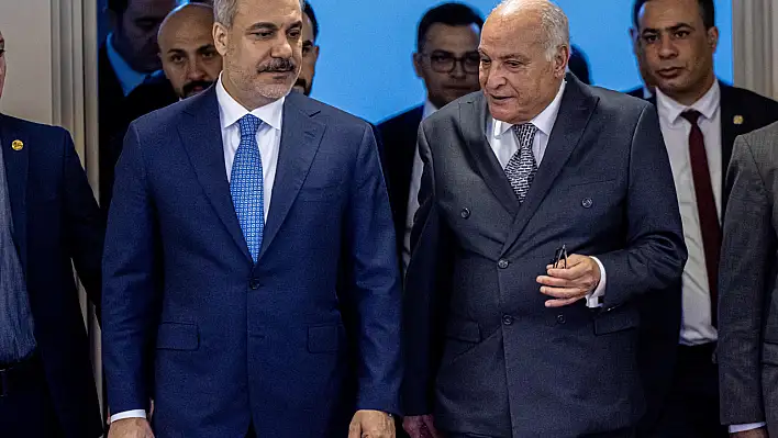 Bakan Fidan, Cezayirli mevkidaşı Attaf ile görüştü