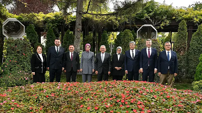 Bakan Göktaş'tan Başkan Büyükkılıç'a övgü dolu sözler: ''Kayseri hizmetin kalbi olmuş!''