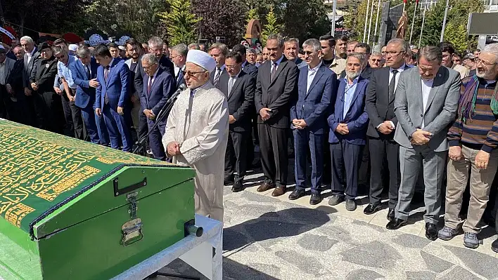 Bakan Özer, Kayseri'de cenaze namazına katıldı