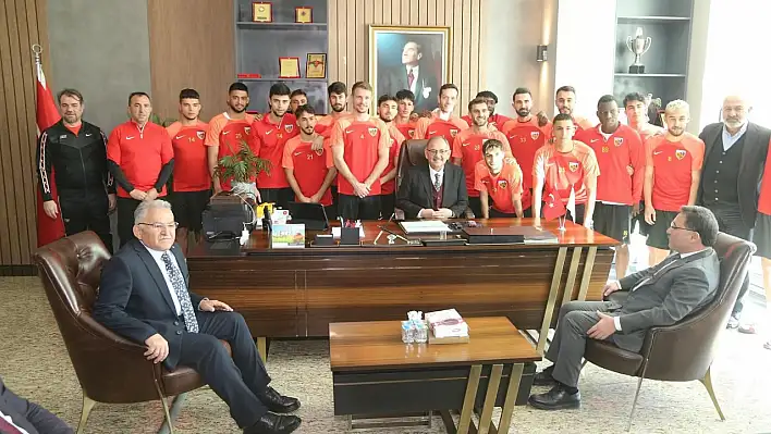 Bakan Özhaseki, Kayserispor tesislerinde!