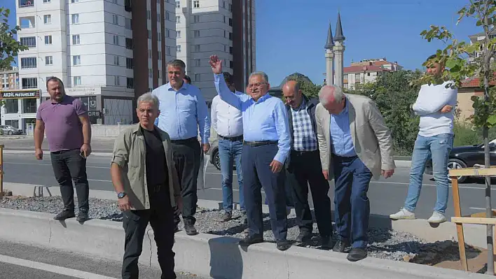 Büyükkılıç, Zümrüt Mahallesi'ndeki yol yapım çalışmalarını inceledi