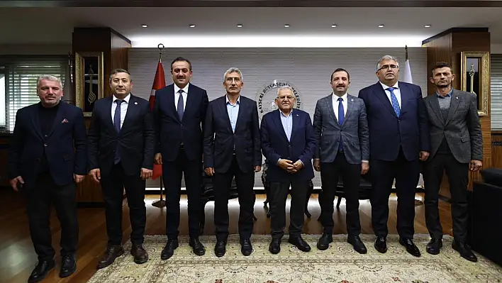 Başkan Büyükkılıç'a komşulardan ziyaretçi akını