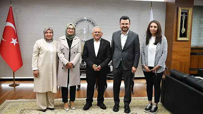 Başkan Büyükkılıç'a ziyaretçi akını: Spor, kültür, aile ve enerji konuşuldu