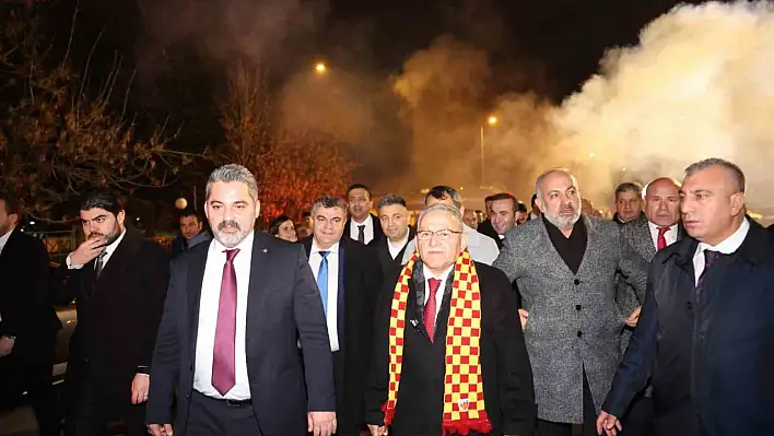 Büyükkılıç, Ankara dönüşü coşkuyla karşılandı