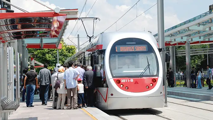 Başkan Büyükkılıç duyurdu! Tramvay bugün ücretsiz olacak