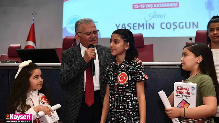 Büyükkılıç, ödül törenine katıldı