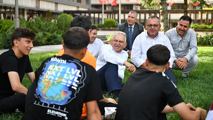 Başkan Büyükkılıç, Kayseri Gençlerine Parkta Keyifli Anlar Yaşattı!