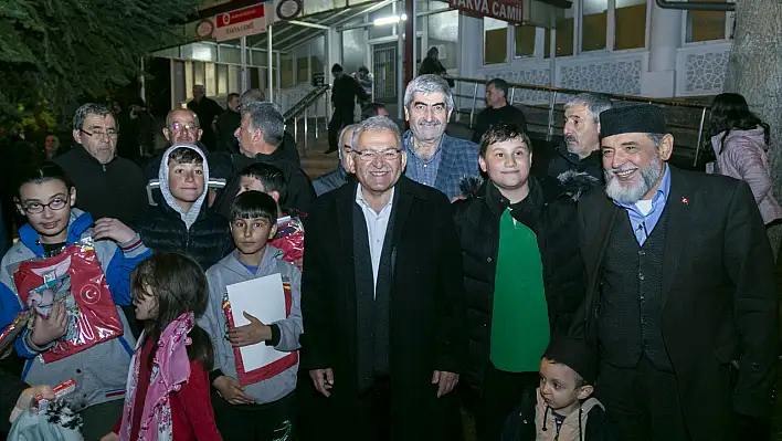 Başkan Büyükkılıç, mahalle mahalle geziyor!