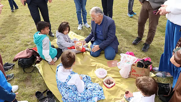 Başkan Büyükkılıç, Millet Bahçesi'nde Kayserililerle Buluştu!