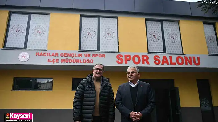 Büyükkılıç, spor salonunu inceledi, basket oynadı