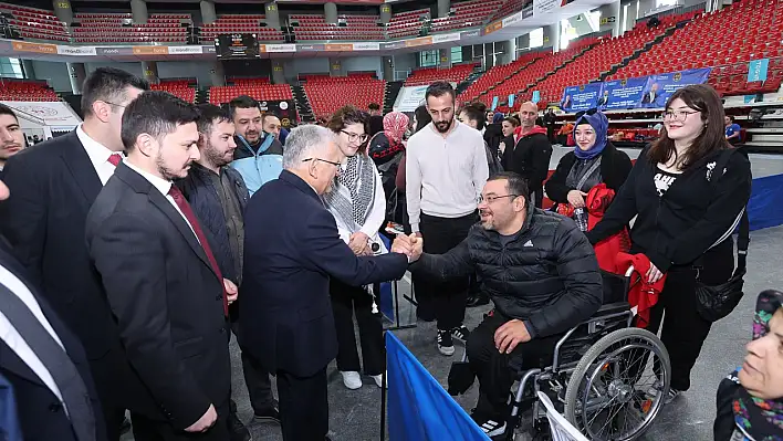 Başkan Büyükkılıç sporcularla bir araya geldi