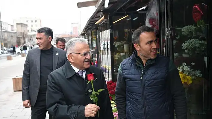 Büyükkılıç esnafla bir araya geldi