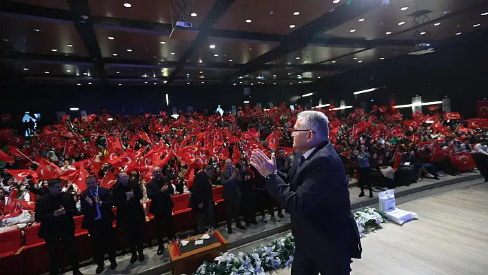 Başkan Büyükkılıç'tan öğrencilere destek devam ediyor!