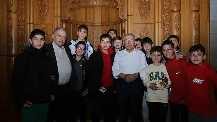 Büyükkılıç, Hacı Halil Bayraktar Camii'nde