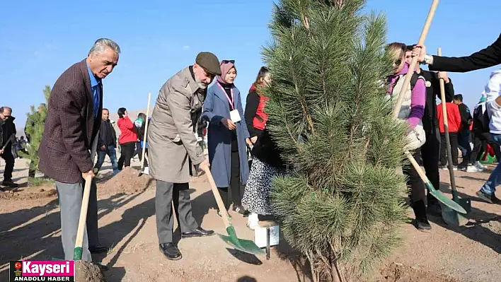 Başkan Çolakbayrakdar 'Bu yıl, 126 binden fazla ağacı toprakla buluşturduk'