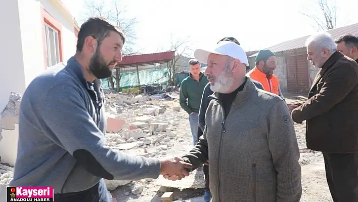 Çolakbayrakdar, bu seferde meclis üyeleriyle deprem bölgesinde