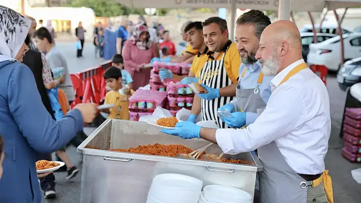 Başkan Çolakbayrakdar: Çocuk gülerse dünya güler